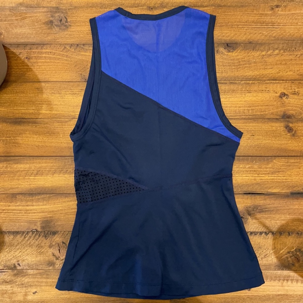 Workout Top - Picture 2 of 5